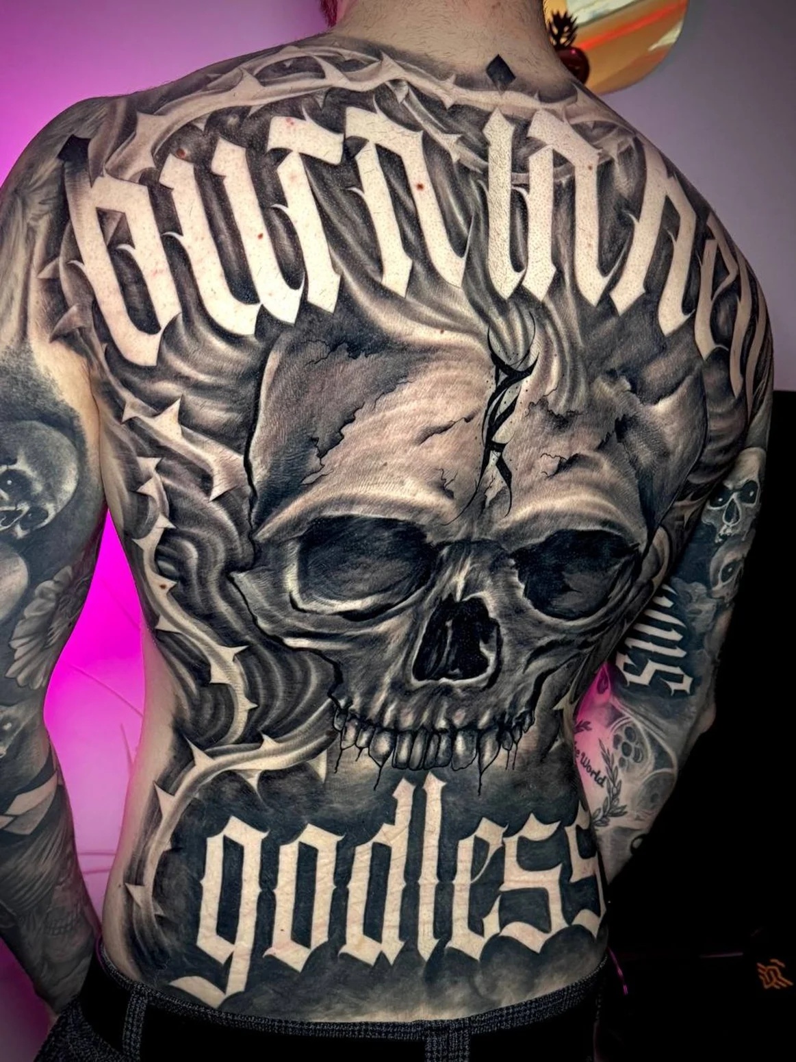 Black & Grey Tattoo aus Ink District Heppenheim
