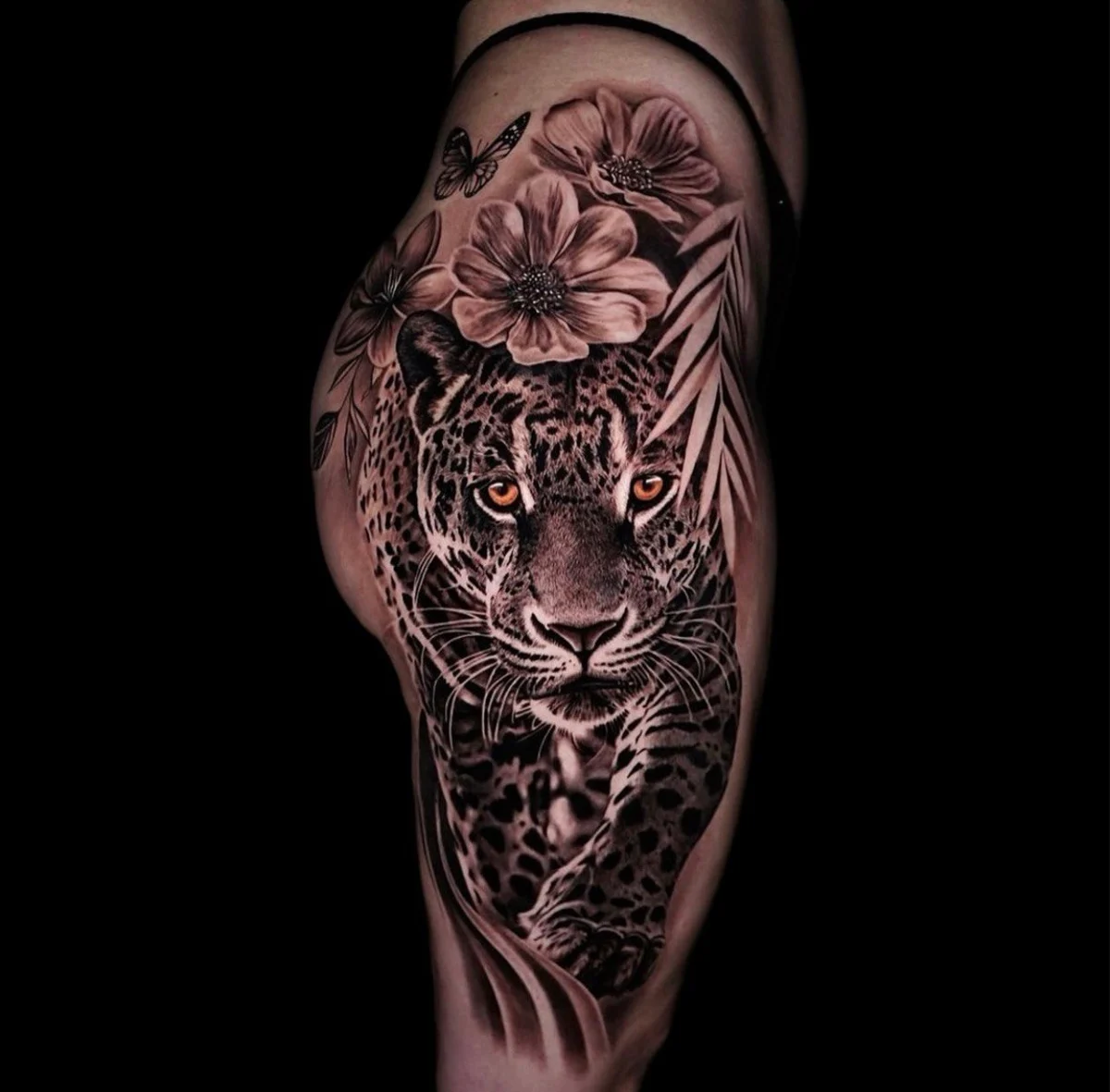 Floral Tattoo aus Ink District Bitburg