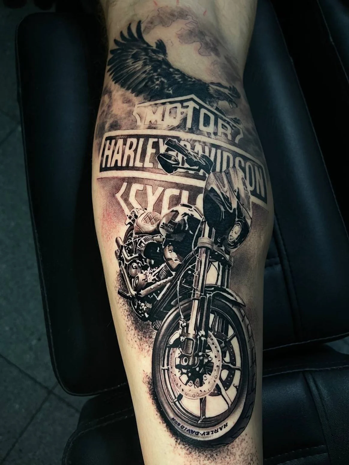 Black & Grey Tattoo aus Ink District Heidelberg