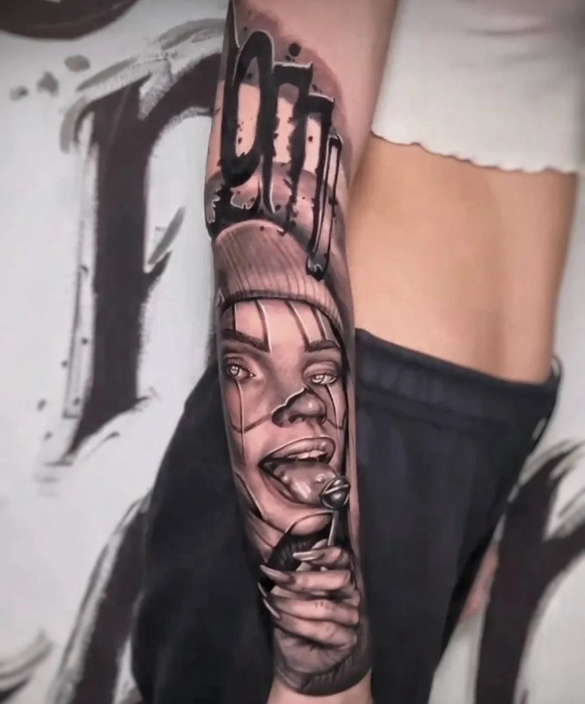 Black & Grey Tattoo aus Ink District Korbach