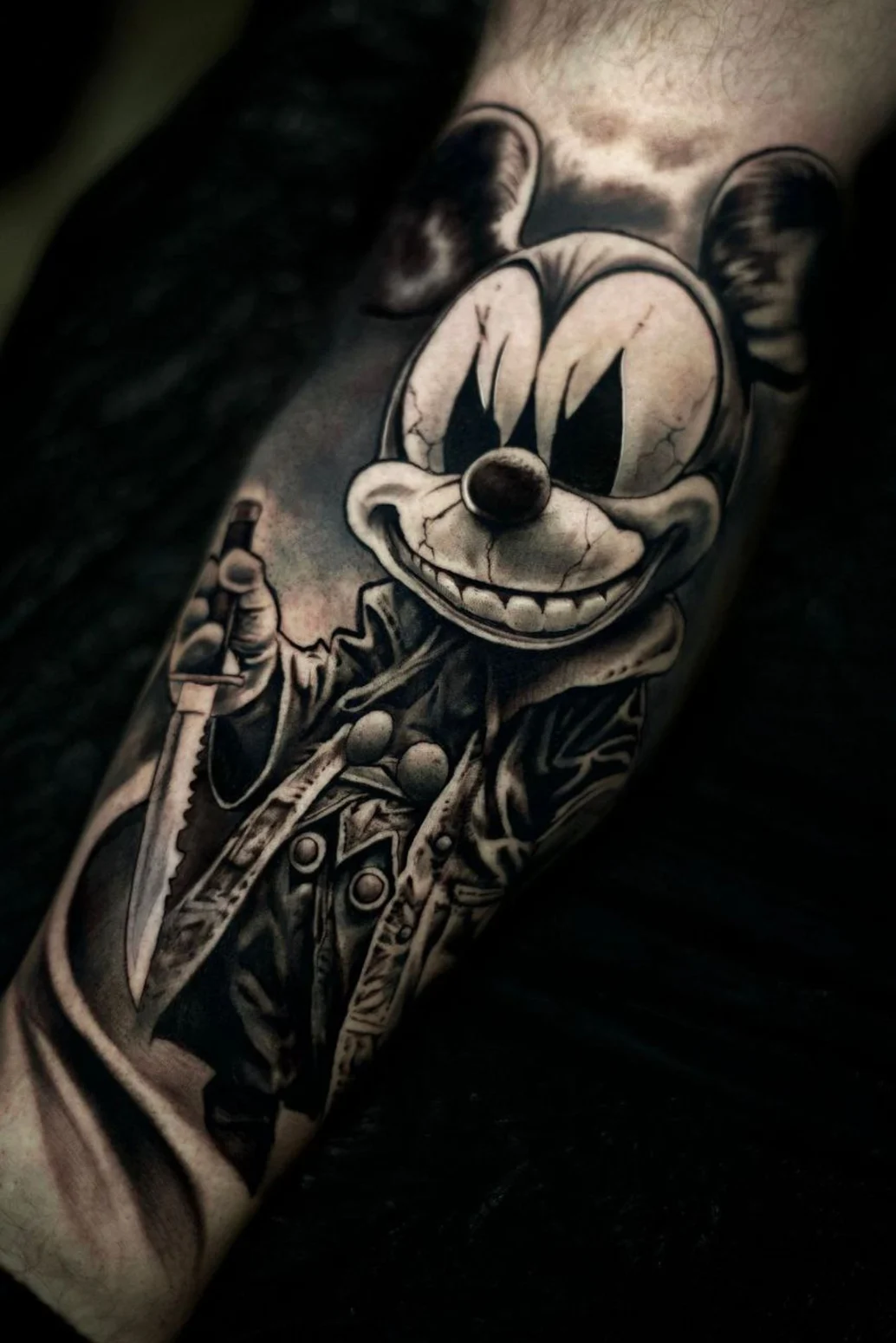Black & Grey Tattoo aus Ink District Mannheim